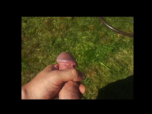 ❤️ Varma varmulo iĝas sian rozkoloran fikigon kaj ŝprucas kun ŝprucaĵo en somera ĝardeno ☑ Malĉasuloj ĉe eo.pornosexphoto.ru ❌️